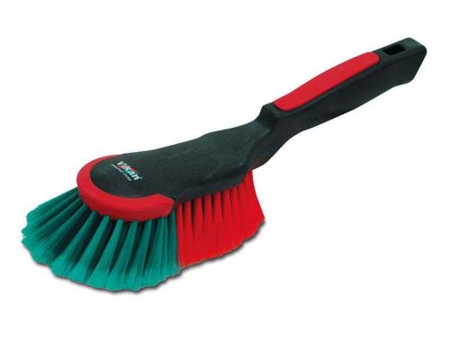 Car brush with paint -friendly material 