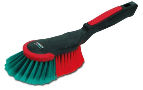 Car brush with paint -friendly material 