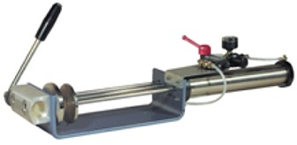 Dispenser for putties - pneumatically 